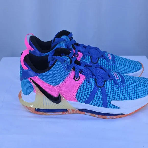 Nike LEBRON VII, in Vibrant Blue and Pink - Picture 4 of 5